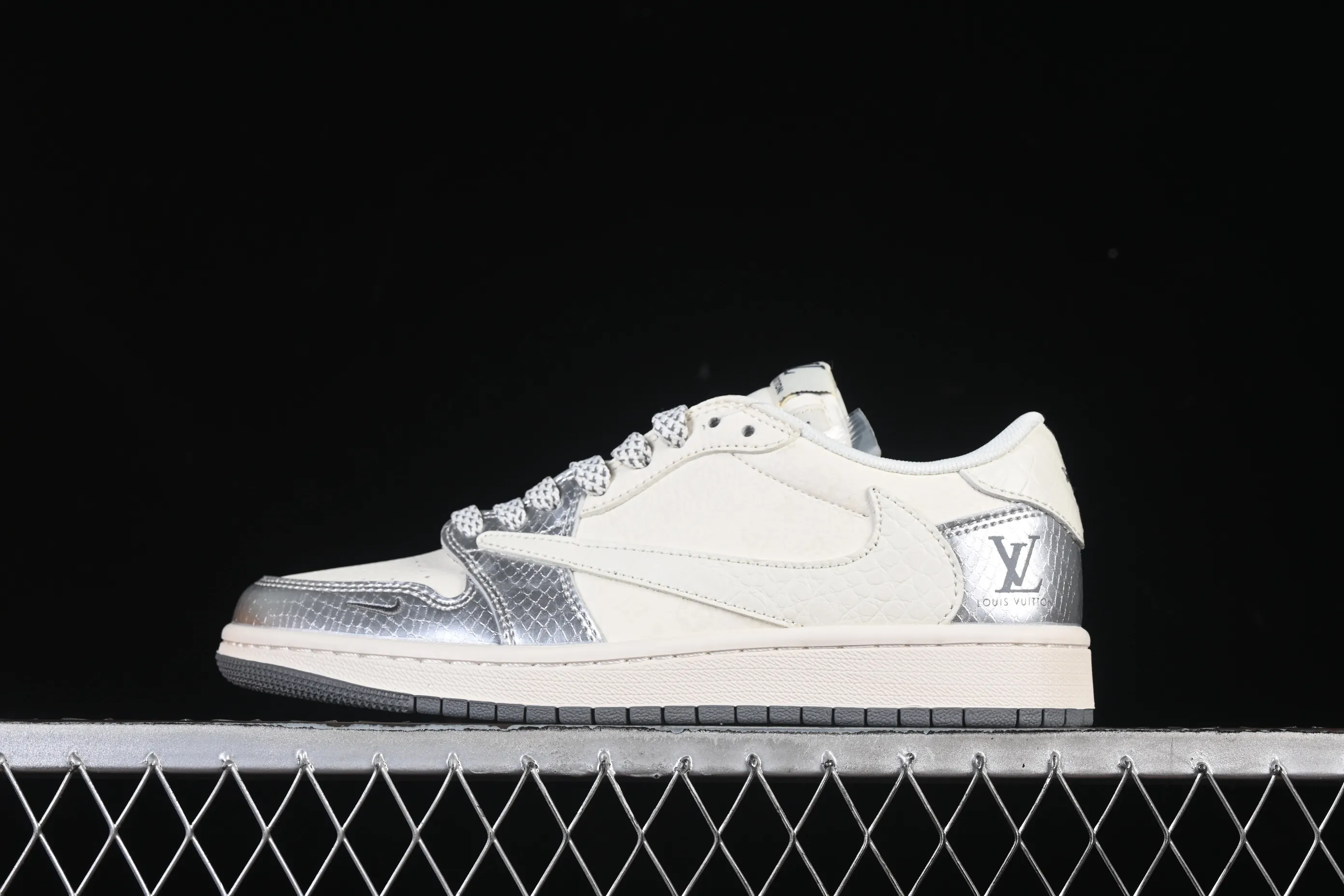 All categories Air Jordan Jordan series basketball shoes Air Jordan 1 Low high-end customized low-top sneakers Travis Scott x Fragment Design x Air Jordan 1 Low OG SP AJ1 Joe 1 LV joint name metallic silver low-top cultural casual sneakers XS7089-614